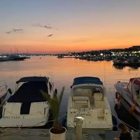 Beachfront Marina Dinevi * سفيتي فلاس