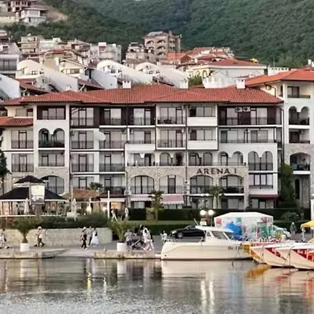 Beachfront Marina Dinevi شقة سفيتي فلاس