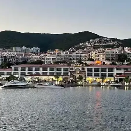 Beachfront Marina Dinevi Apartman